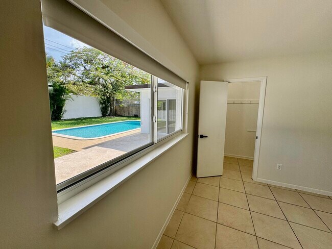 Building Photo - 10 Forest Hills Ln