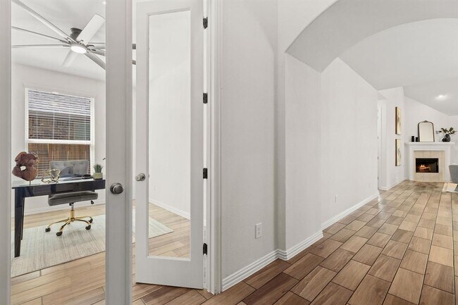 Building Photo - 2953 Diego Dr