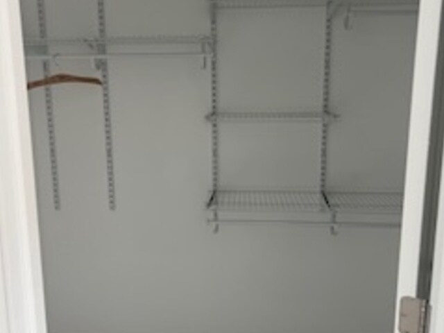 Building Photo - 850 N State St