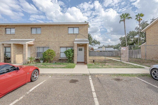 Building Photo - 1001 Castle Heights Dr