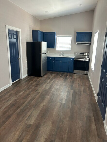 Building Photo - 8413 Jaime Cavazos St