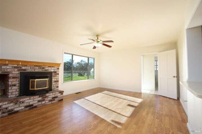 Building Photo - 201 (20300 Arnold)