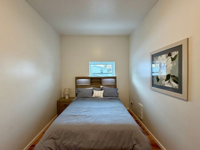 Building Photo - 719 N 3rd Ave