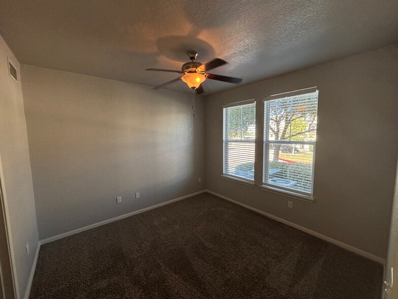 Building Photo - 1811 Medical Pkwy