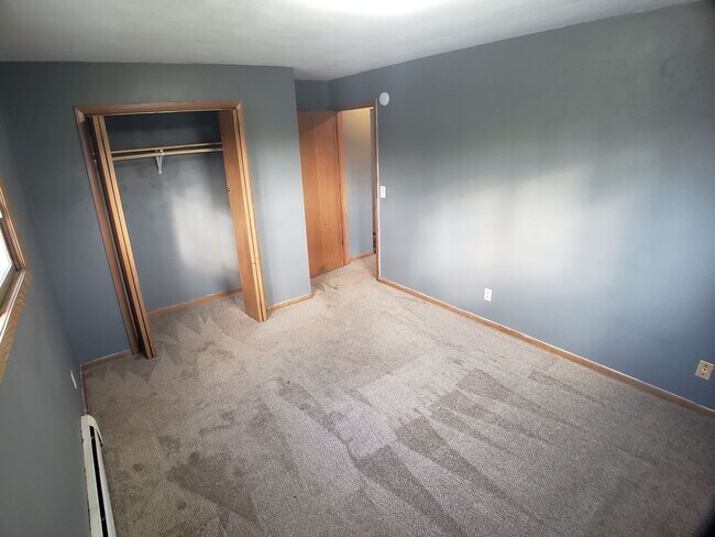 Building Photo - 2 bedroom 1 bath in Owatonna