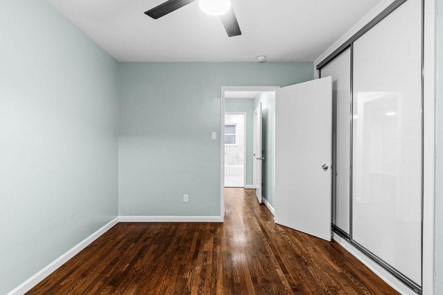 Building Photo - 2104 E Florida St