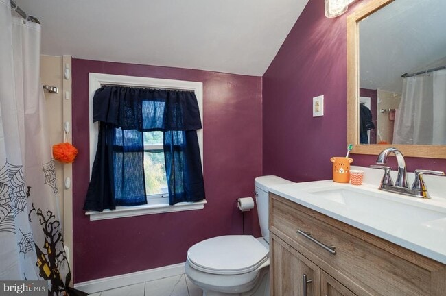 Building Photo - 117 E Broad St