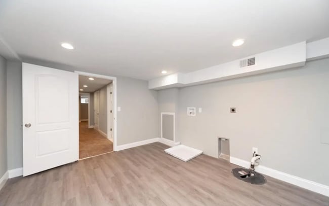 Building Photo - 41 N Linwood Ave