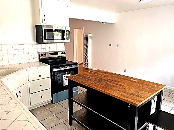 Building Photo - 8315 W Manchester Ave