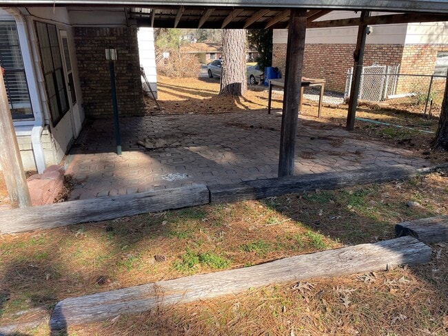 Building Photo - Beautiful 4 Bedroom Southern Hills Home