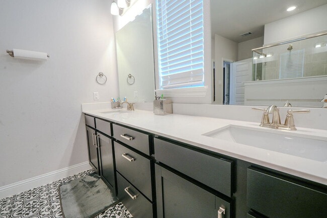 Building Photo - 2130 Argolis Dr