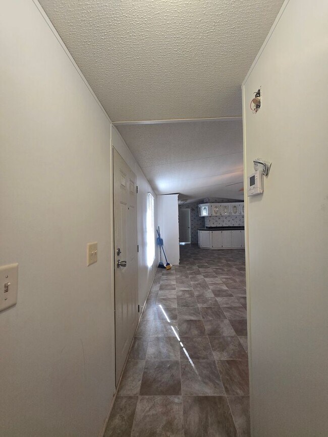 Building Photo - 2/2 Half Acre Mobile Home in Keystone Heights