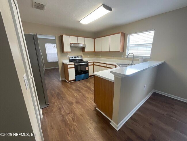 Building Photo - 13555 Ashford Wood Ct W