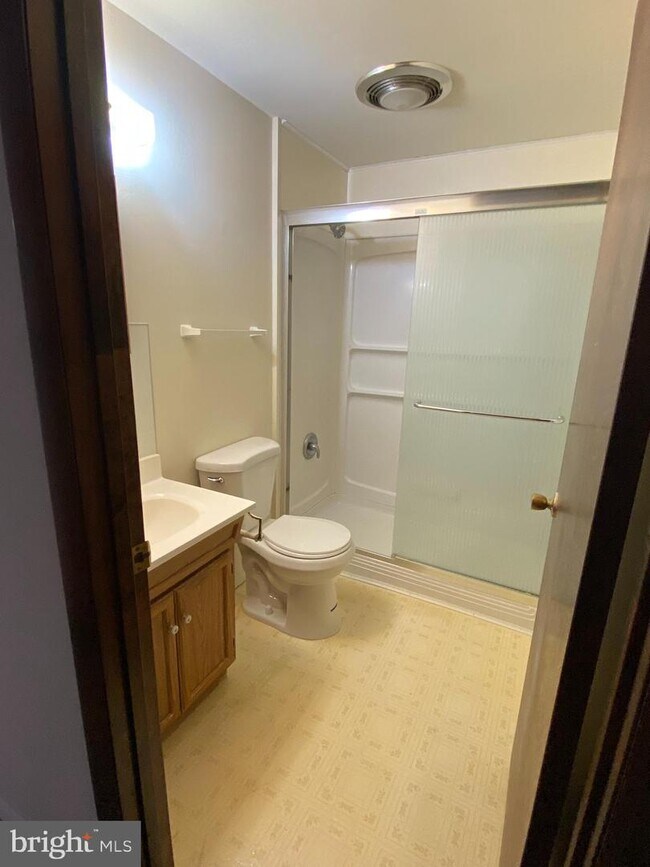 Building Photo - 1412 Fairmount Rd