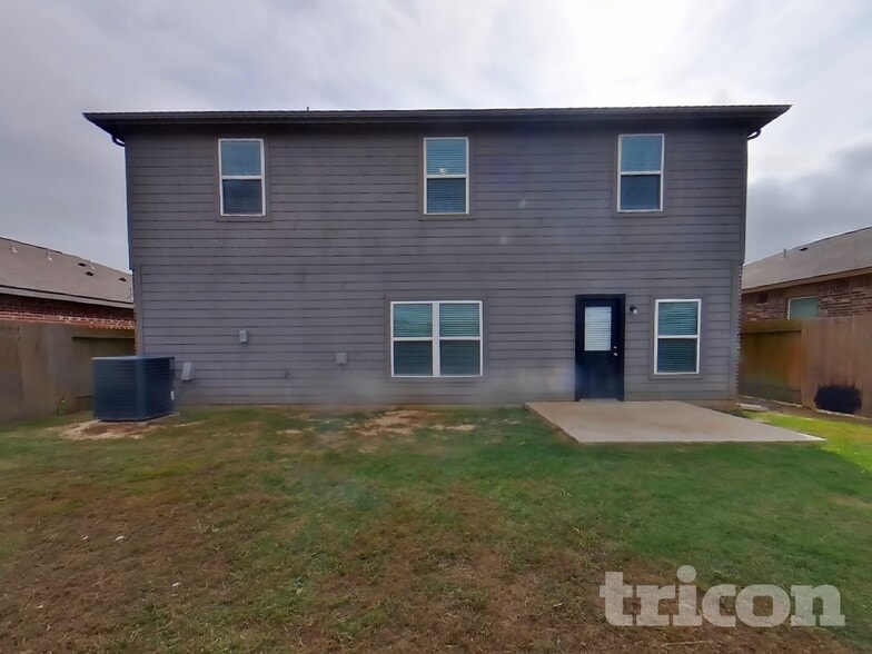 Building Photo - 216 Elm Patch Dr