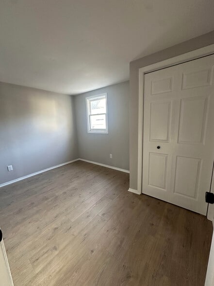 Building Photo - 612 E High St