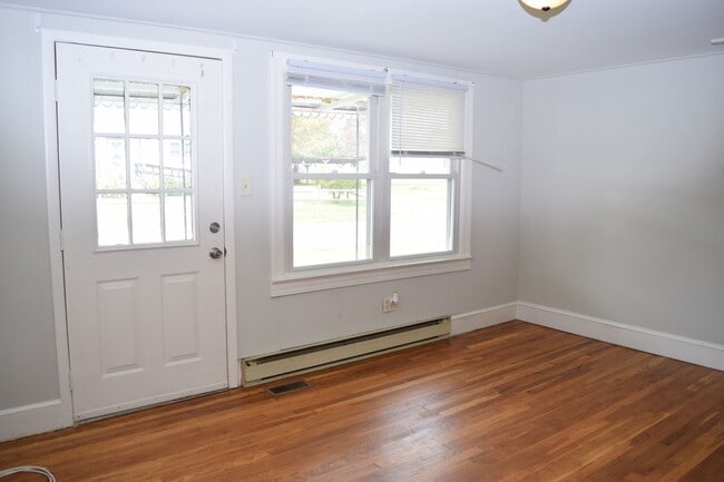 Building Photo - Charming 3-Bedroom Home in Hickory – $1,450/mo
