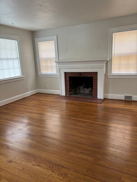 Building Photo - 130 Riverview Ave