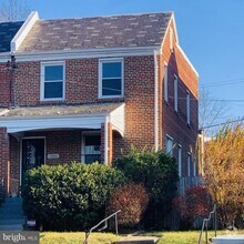 Building Photo - 1353 Michigan Ave NE