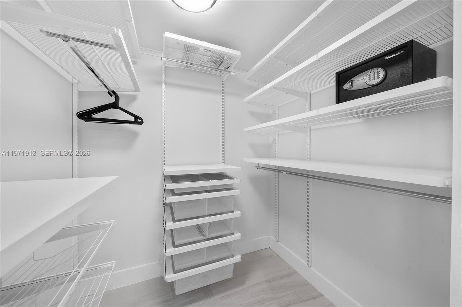 Building Photo - 226 Ocean Dr