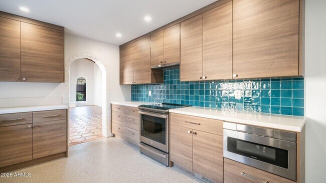 Building Photo - 6833 N 18th St