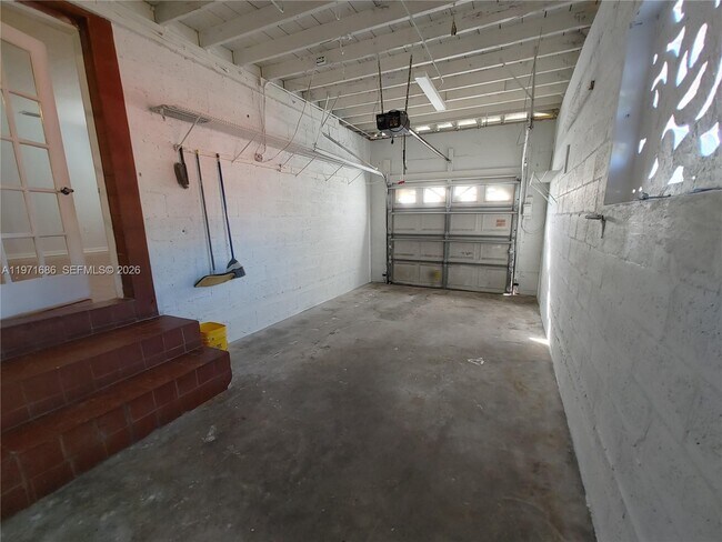 Building Photo - 14901 NW 9th Ct