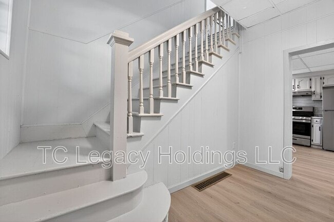 Building Photo - 109 Howard St