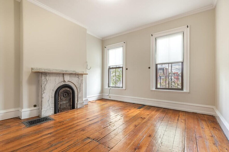 Building Photo - 325 K St