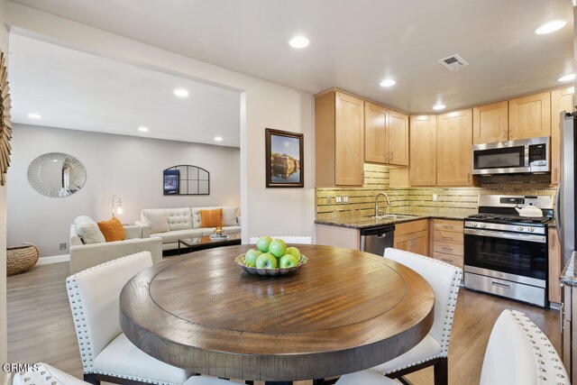 Building Photo - 1302 Alessandro Dr