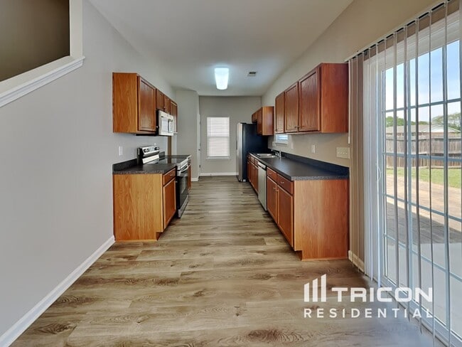 Building Photo - 303 Stonewood Crossing Dr
