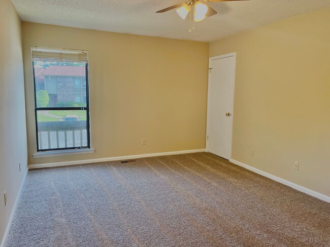 Building Photo - Crossland Downs
