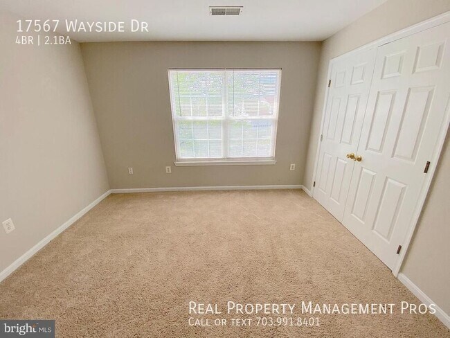 Building Photo - 17567 Wayside Dr