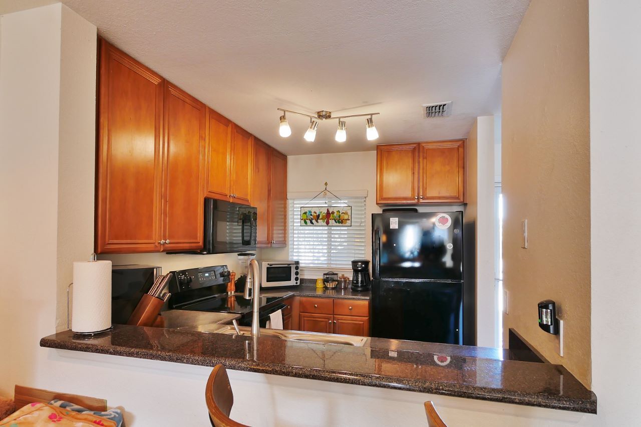 Beautiful Oak Cabinetry - 19 Arbor Club Dr