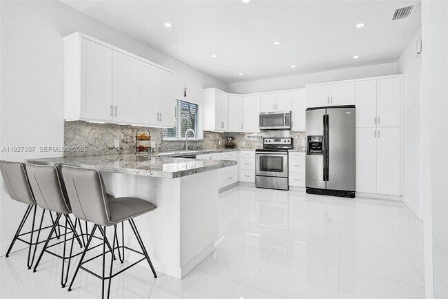 Building Photo - 1102 Meadow Lark Ave