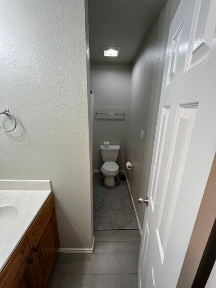 Upstairs Hall Bath - 719 Claremont Pky