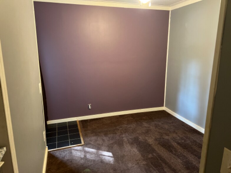 Building Photo - 2026 E 1st Ave