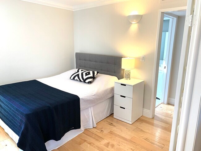 Master Bedroom - 970 Palm Ave