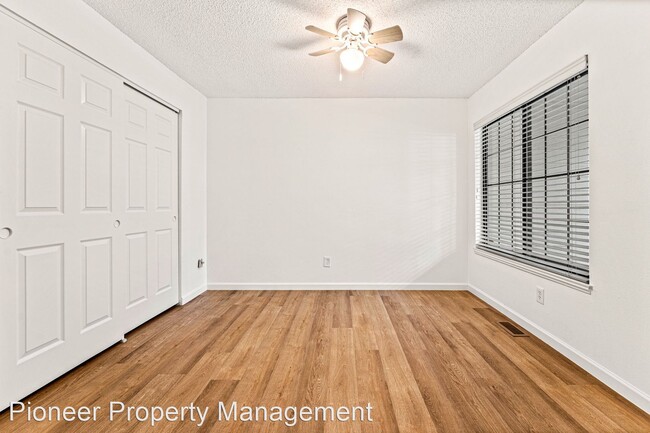 Building Photo - 2 br, 1 bath House - 940 S Dahlia St #A