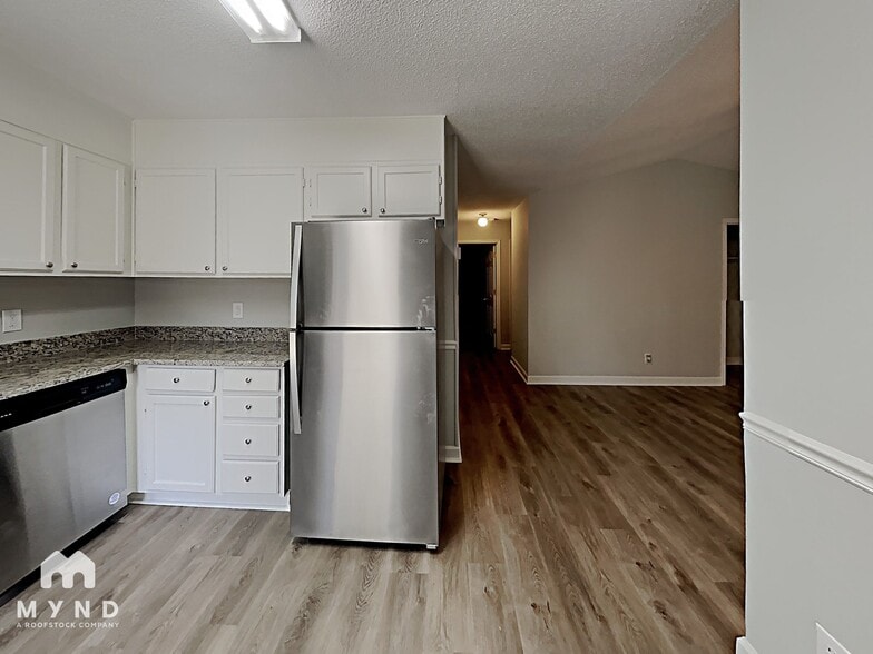 Building Photo - 3408 Redstones Rd