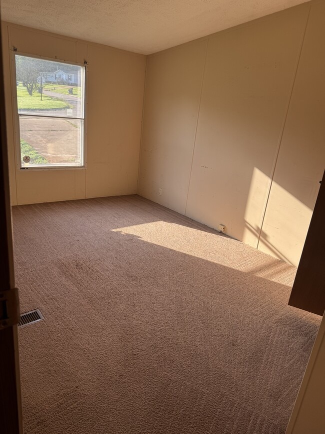 Building Photo - 118 Hoston Dr