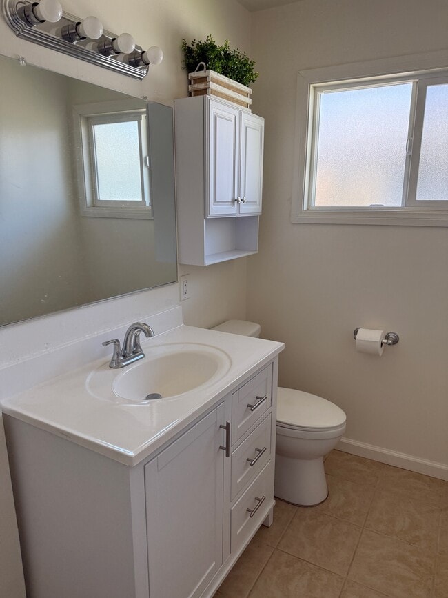 Building Photo - 6302 San Lorenzo Dr