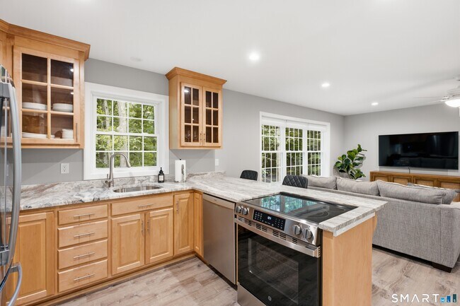 Building Photo - 88 Orcutt Dr