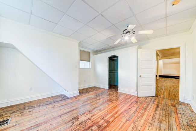 Building Photo - 2218 Arlington Ave