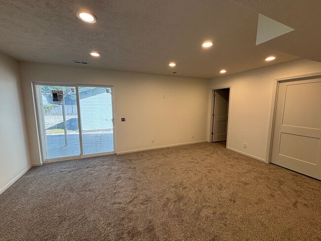 Building Photo - Available now! Brand New 3 Bedroom 2 Bath ...