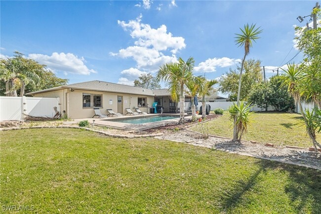 Building Photo - 1628 Country Club Blvd