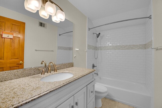 Building Photo - 5368 Evergreen Heights Dr