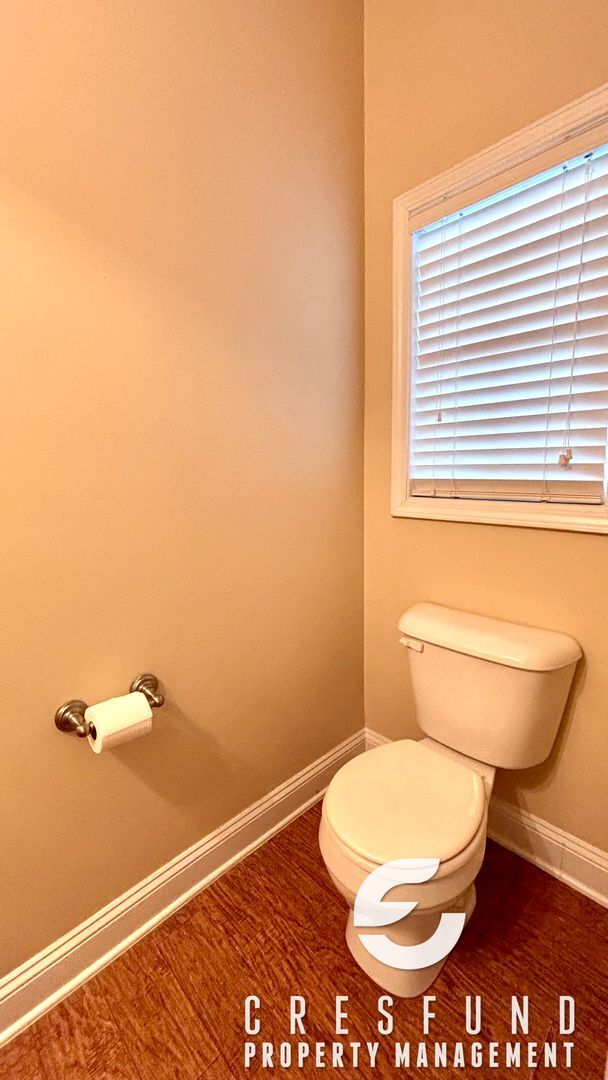 Building Photo - 2 BED, 2 BATH TOWNHOME WITH GARAGE AVAILABLE NOW!!!!!!!!!