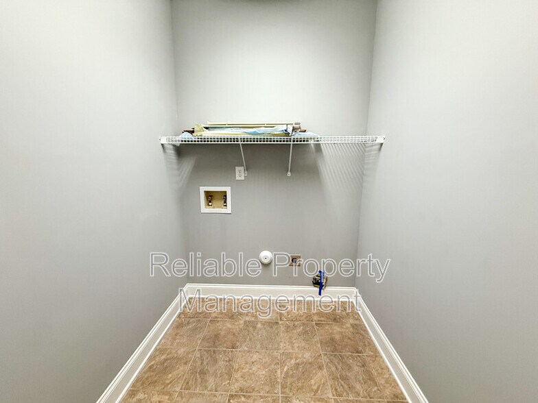 Building Photo - 256 Denby Cir