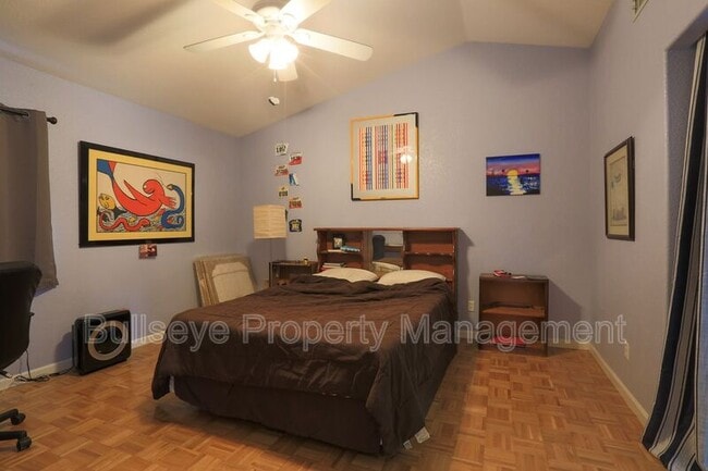 Building Photo - 4566 W Shannon St