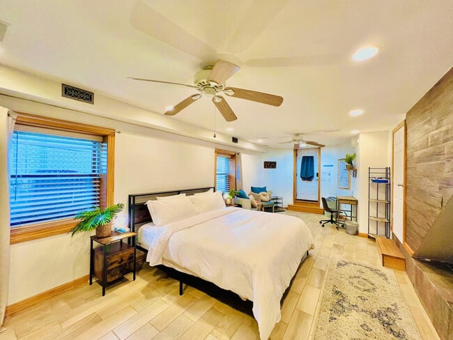 Building Photo - 152 Central Ave